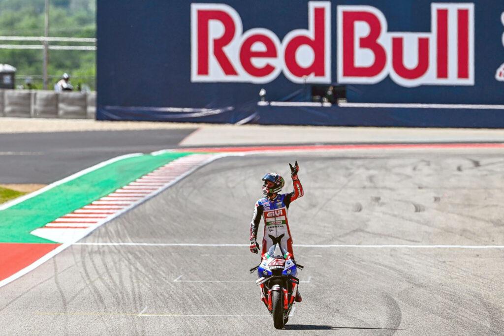 Álex Rins, sheriff de Texas