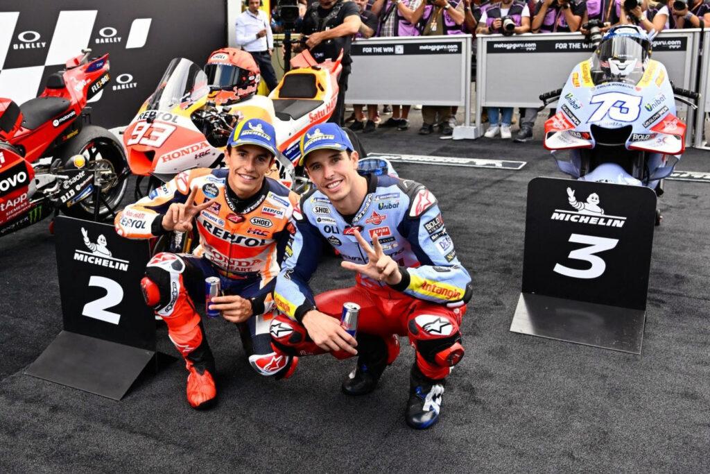 Foto histórica de Marc Márquez y Álex Márquez, segundo y tercero de la ronda clasificatoria
