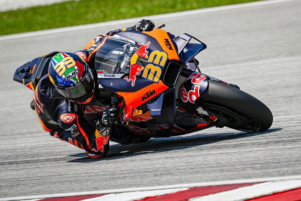 Brad Binder en acción en la pista
