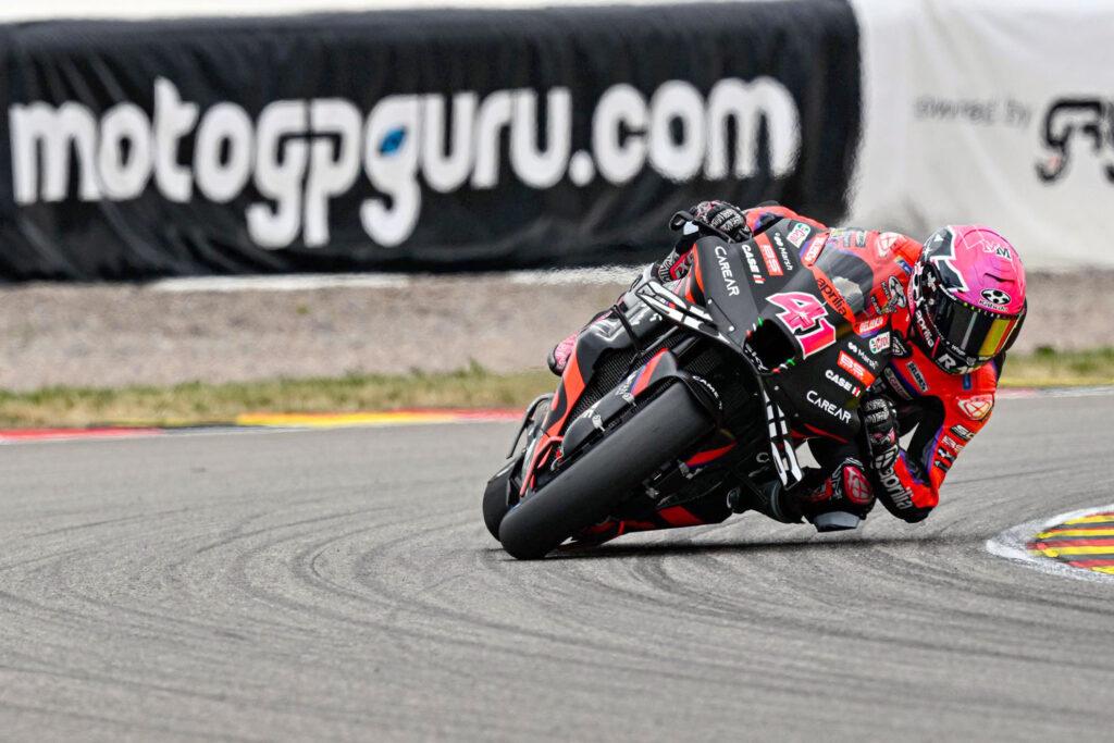 Espargaró en Sachsenring. La escasa competitividad de las Aprilia en la salida de las carreras ha terminado siendo el mayor de sus problemas este año.
