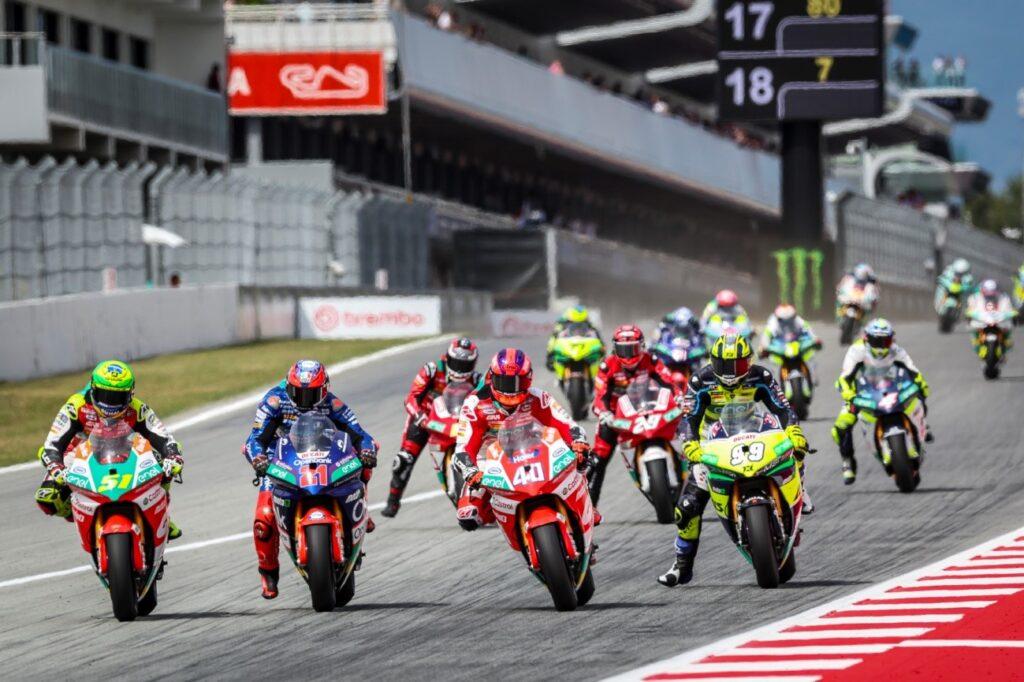 Foto MotoE Barcelona 2024 Circuit de Barcelona Primera curva
