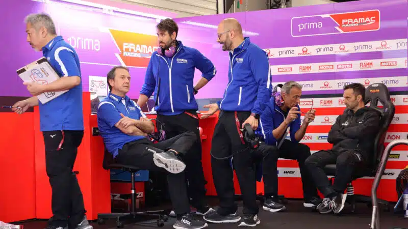 Fotografía pretemporada MotoGP 2025 Barcelona Pramac Yamaha