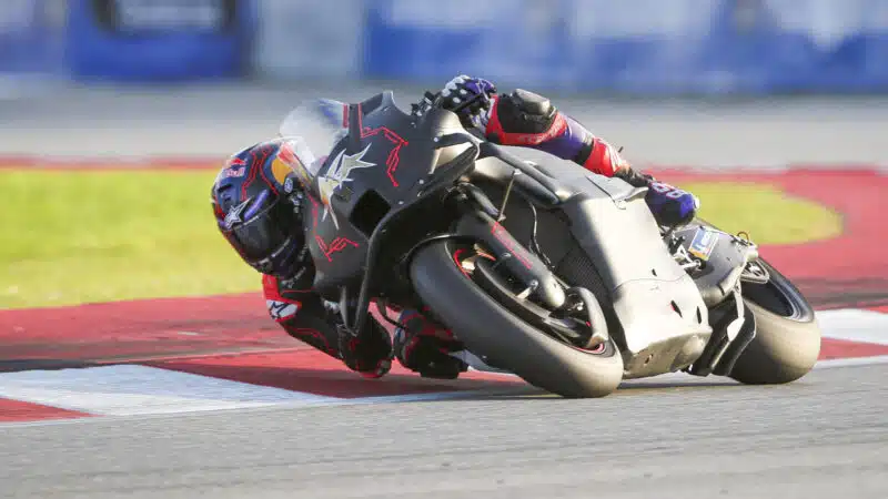 Fotografía pretemporada MotoGP 2025 Barcelona Aprilia