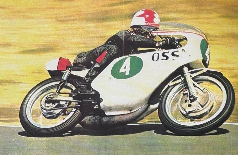 Fotografía de Santiago Herrero pilota la Ossa 250