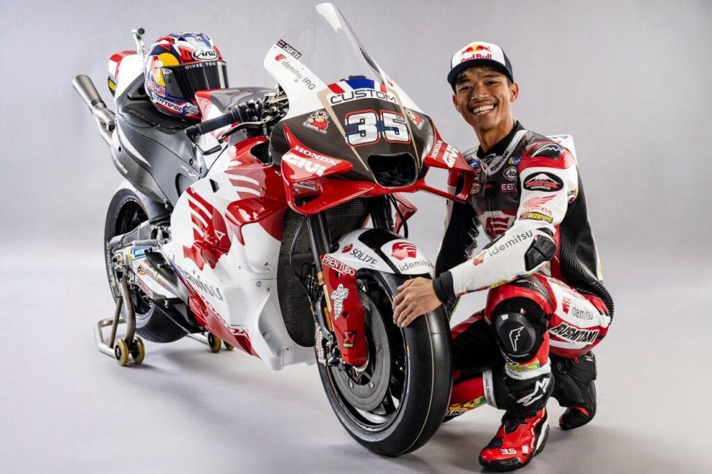 Fotografía presentación oficial del equipo Idemitsu LCR Honda para Moto GP 2025